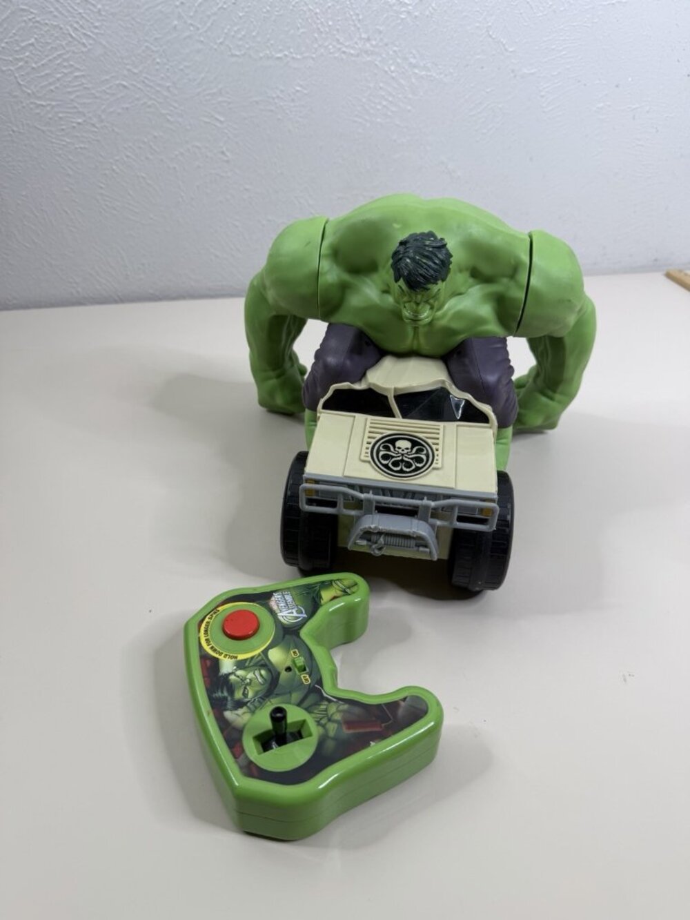 HULK Smash Jeep Truck Jakks Marvel Avengers W/Remote Control Works 2015 GUC